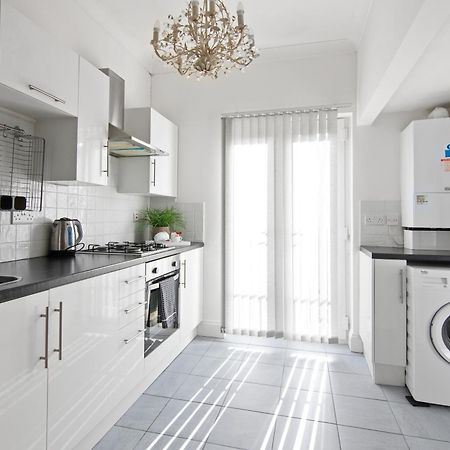 The Roost Group - Stylish Apartments Грейвсенд Стая снимка