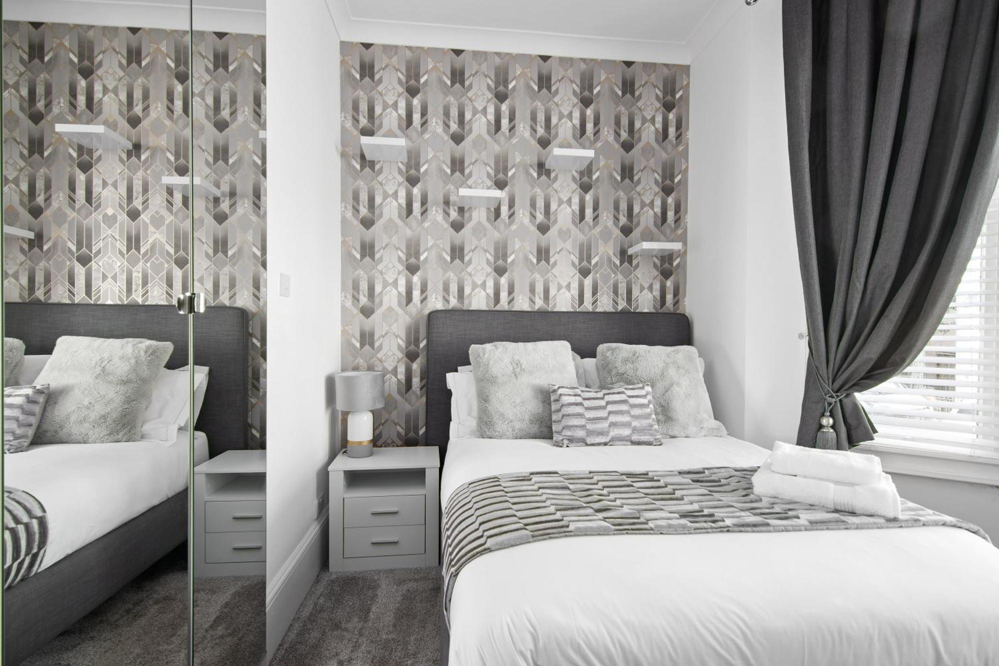 The Roost Group - Stylish Apartments Грейвсенд Стая снимка