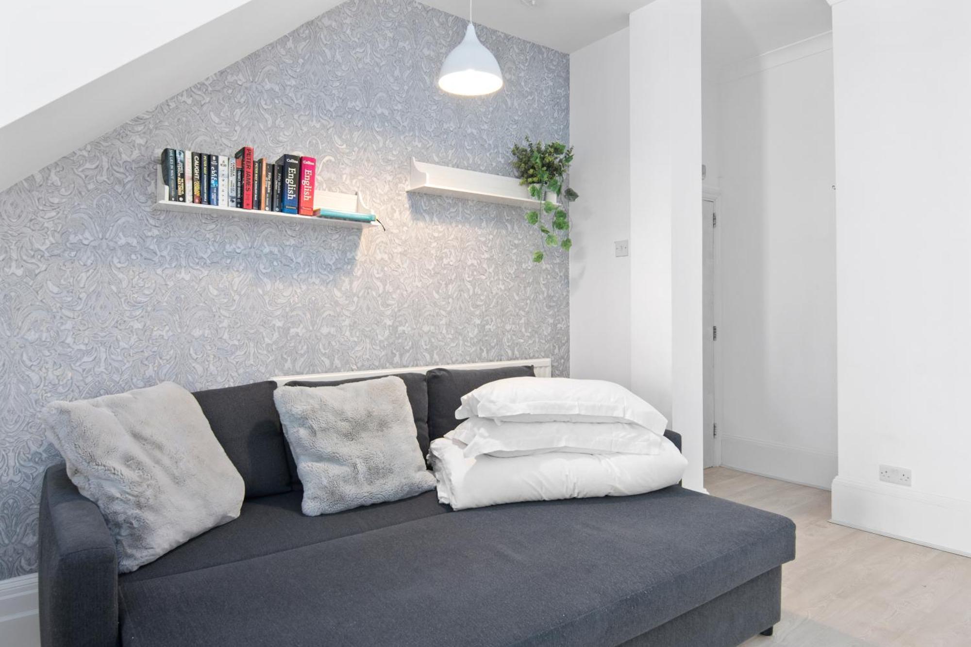 The Roost Group - Stylish Apartments Грейвсенд Стая снимка