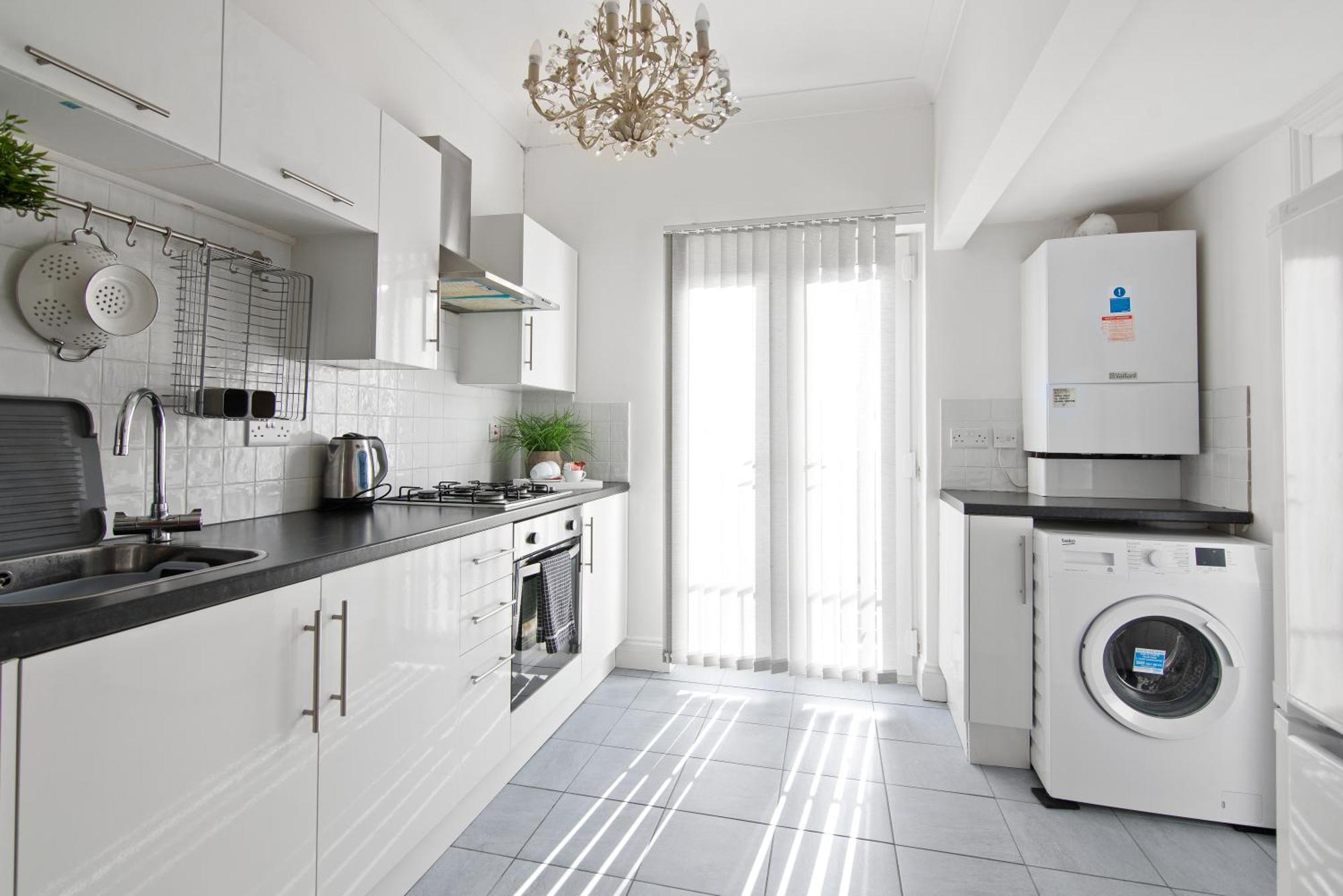 The Roost Group - Stylish Apartments Грейвсенд Стая снимка