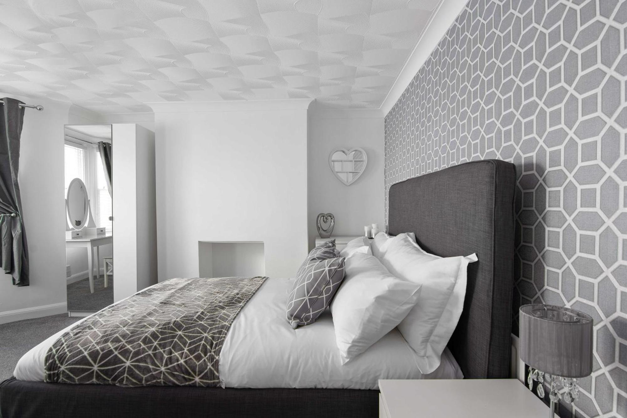 The Roost Group - Stylish Apartments Грейвсенд Стая снимка